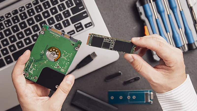 چطور بفهمیم هارد SSD است یا HDD